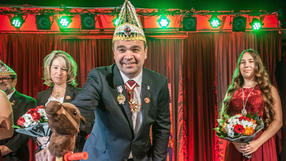 Rheindorfer Burgknappen feiern mit Prinz Marijo I.